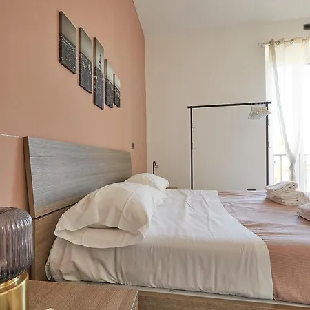 Apartman In Front Of St Peter's Square And Vatican Museums - Mypad In *