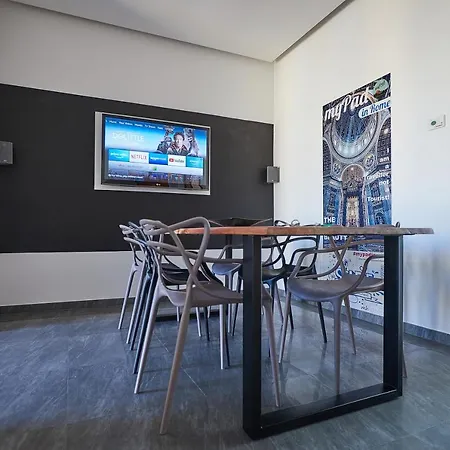 Apartment In Front Of St Peter'S Square And Vatican Museums - Mypad In Rome *