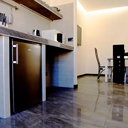 In Front Of St Peter's Square And Vatican Museums - Mypad In * Róma