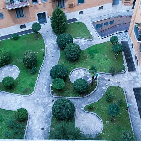 In Front Of St Peter's Square And Vatican Museums - Mypad In Apartman