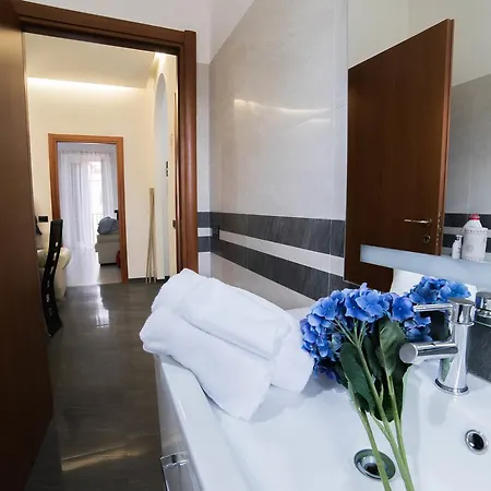 Apartment In Front Of St Peter'S Square And Vatican Museums - Mypad In Rome * Rome
