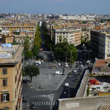 In Front Of St Peter's Square And Vatican Museums - Mypad In Apartman Róma