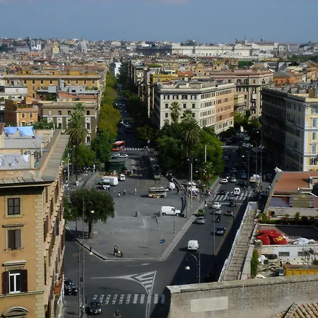 Apartment In Front Of St Peter'S Square And Vatican Museums - Mypad In Rome Apartment Rome