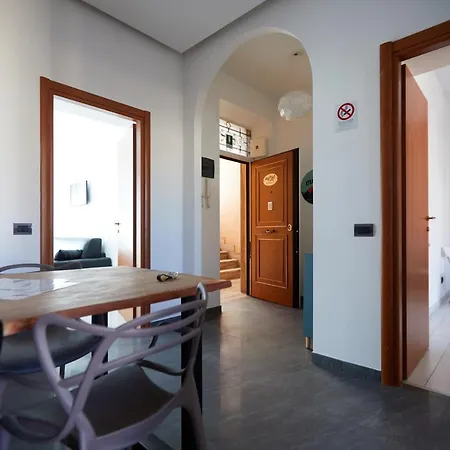 Apartment In Front Of St Peter'S Square And Vatican Museums - Mypad In Rome * Rome